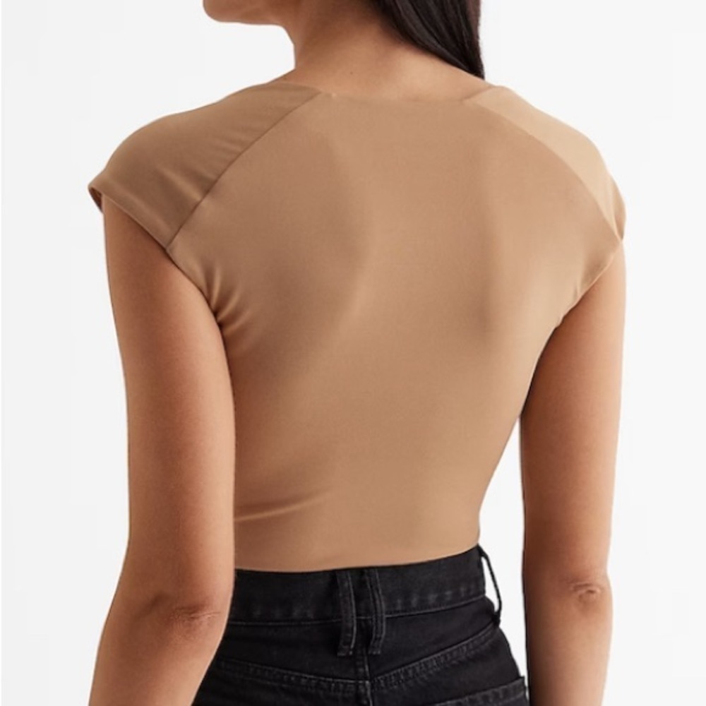 NEW - Express Body Contour High Compression Scoop Neck Cap Sleeve Bodysuit Pecan - Picture 3 of 7